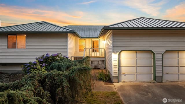 Property photo for 2377 West Beach Road, Oak Harbor photo 3