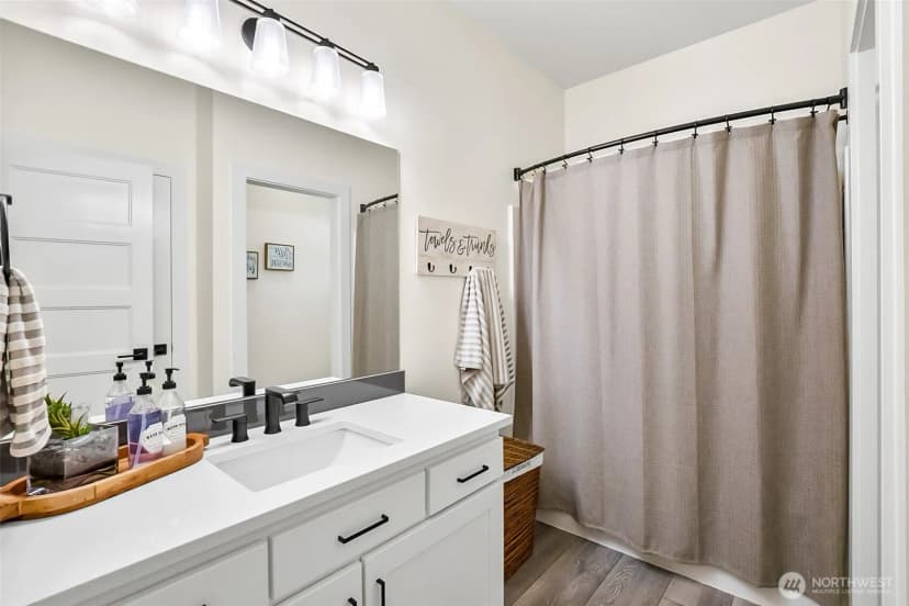 Property photo for 13426 108th Street Ne, Lake Stevens photo 17