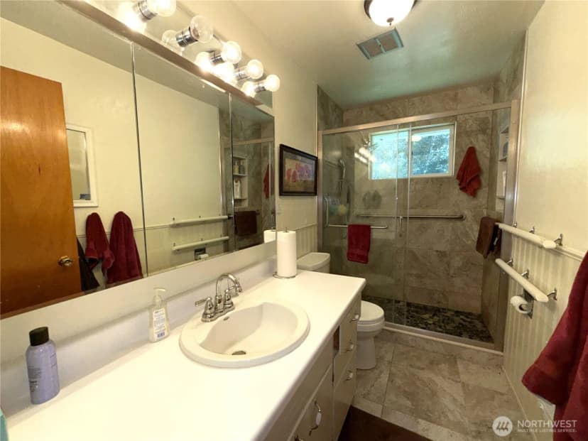 Property photo for 30545 E Highway 20, Republic photo 13