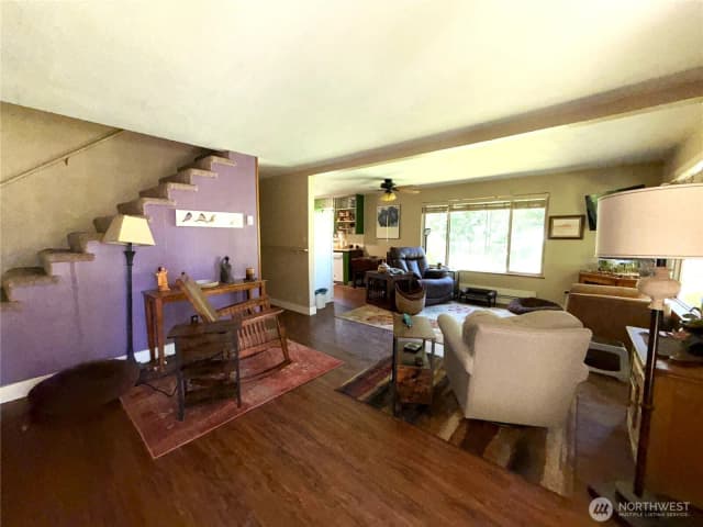 Property photo for 30545 E Highway 20, Republic photo 3