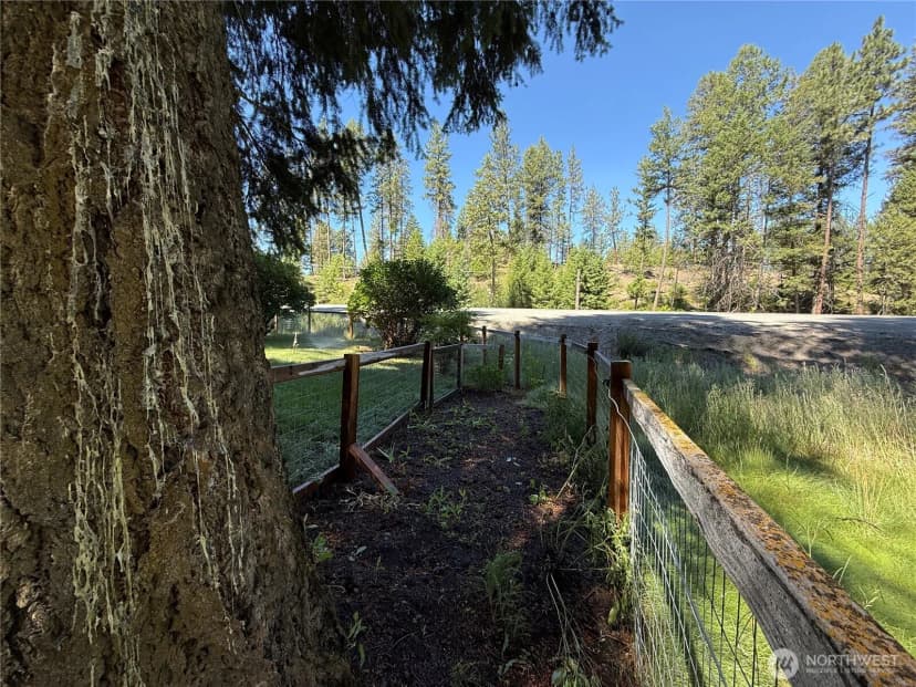 Property photo for 30545 E Highway 20, Republic photo 33