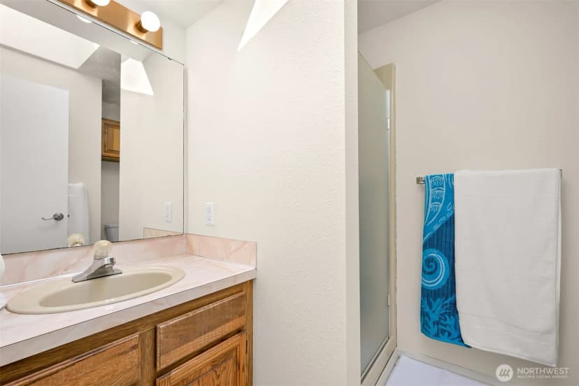 Property photo for 45 Windward Drive, Bellingham photo 28