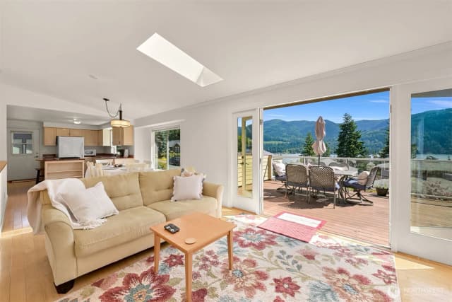 Property photo for 45 Windward Drive, Bellingham photo 4