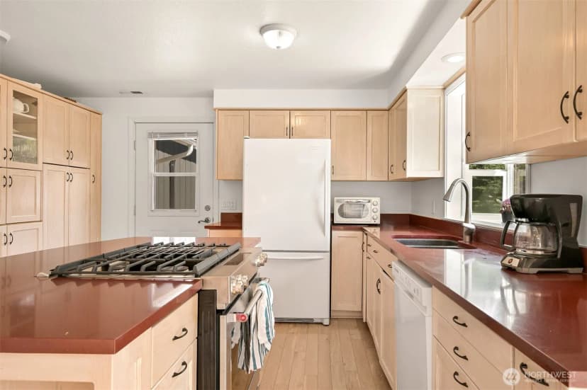 Property photo for 45 Windward Drive, Bellingham photo 8