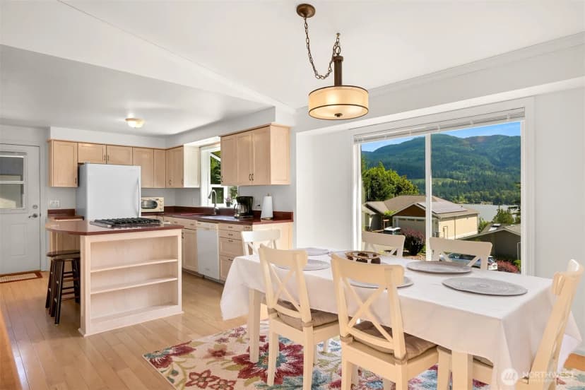Property photo for 45 Windward Drive, Bellingham photo 11
