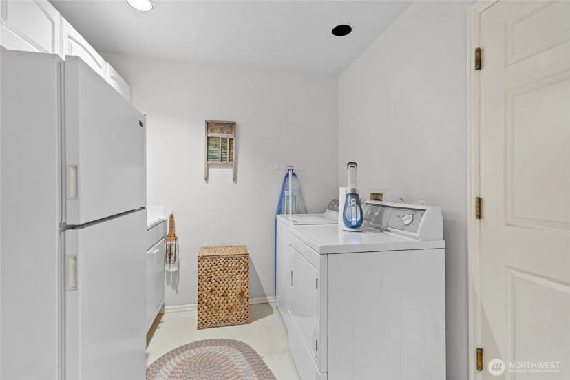 Property photo for 4015 E Broadway Street, Mount Vernon photo 36