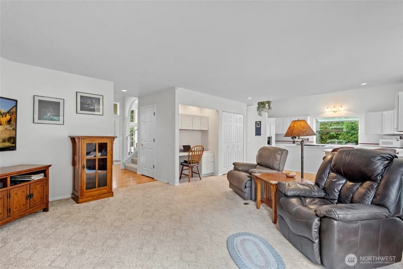 Property photo for 4015 E Broadway Street, Mount Vernon photo 14