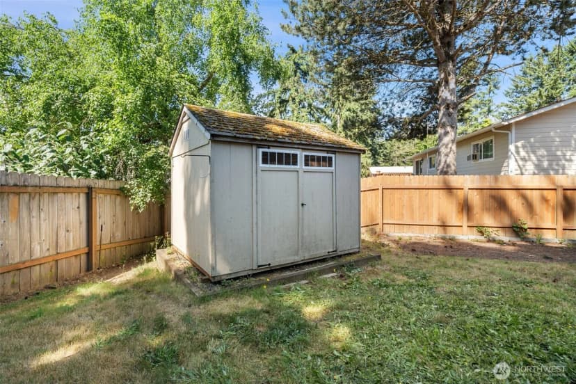 Property photo for 6897 Helena Drive Ne, Bremerton photo 25