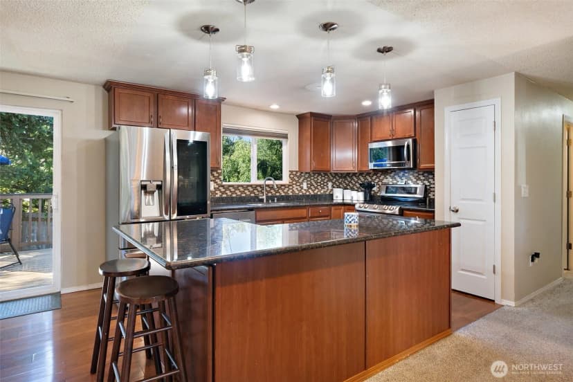 Property photo for 6897 Helena Drive Ne, Bremerton photo 9