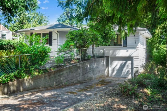 Property photo for 1528 Ne 166th Street, Shoreline