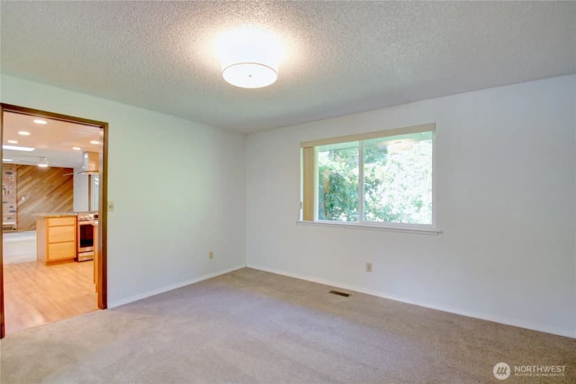 Property photo for 801 N 30th Street, Mount Vernon photo 9