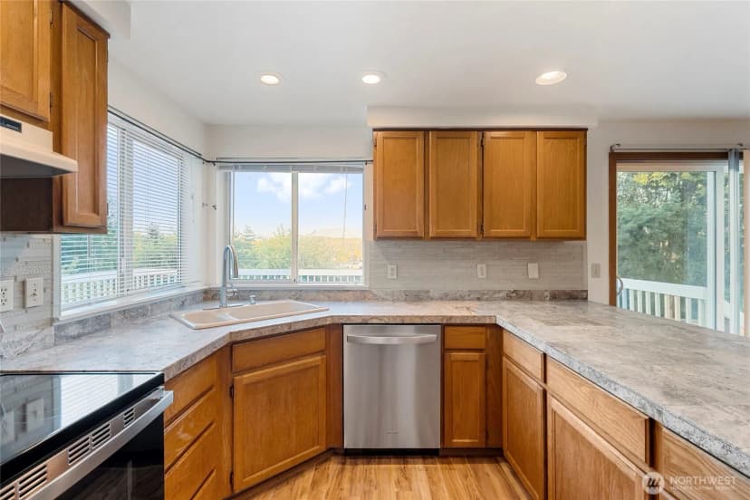 Property photo for 28008 230th Avenue Se, Maple Valley photo 14