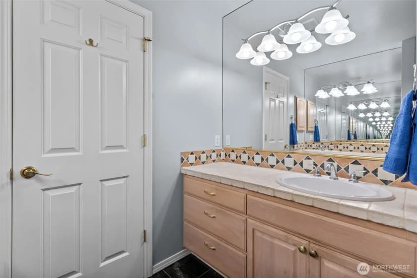 Property photo for 13804 Se 255th Place, Kent photo 14