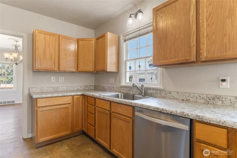 Property photo for 529 Crawford Avenue, Wenatchee photo 6