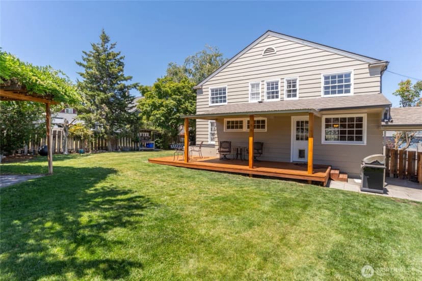 Property photo for 529 Crawford Avenue, Wenatchee photo 30