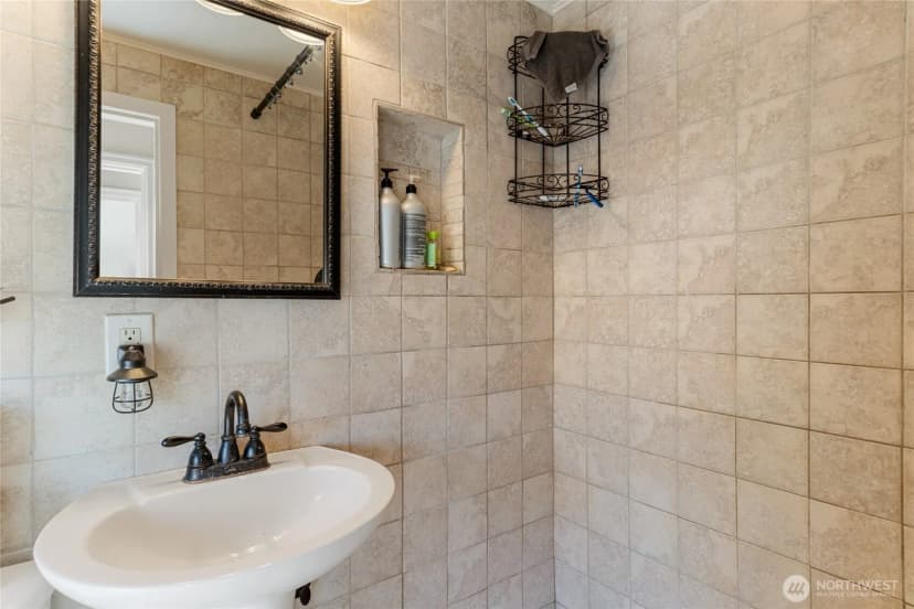 Property photo for 529 Crawford Avenue, Wenatchee photo 16