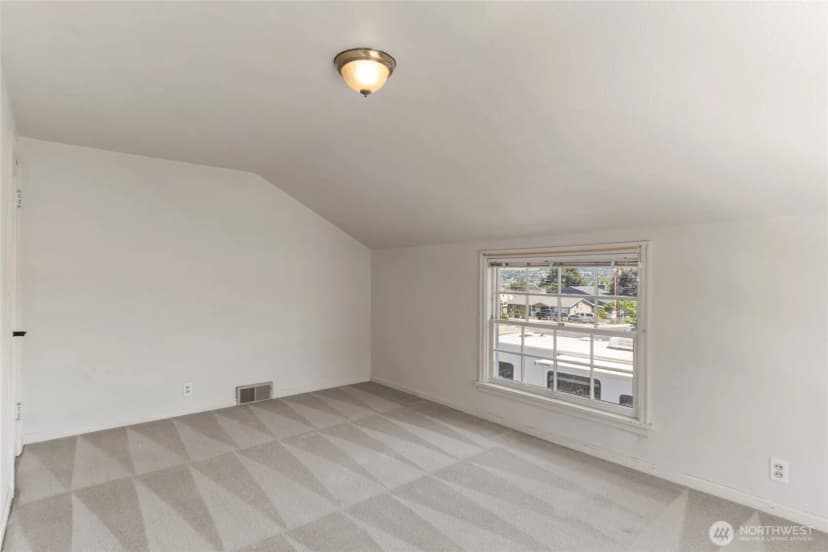 Property photo for 529 Crawford Avenue, Wenatchee photo 21