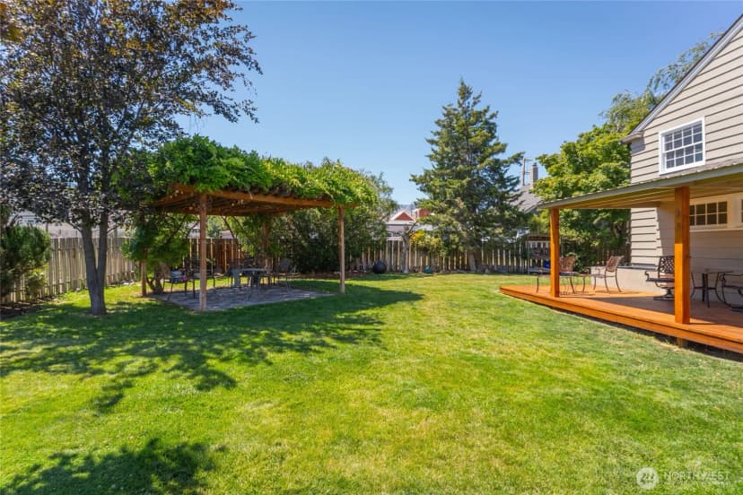 Property photo for 529 Crawford Avenue, Wenatchee photo 31