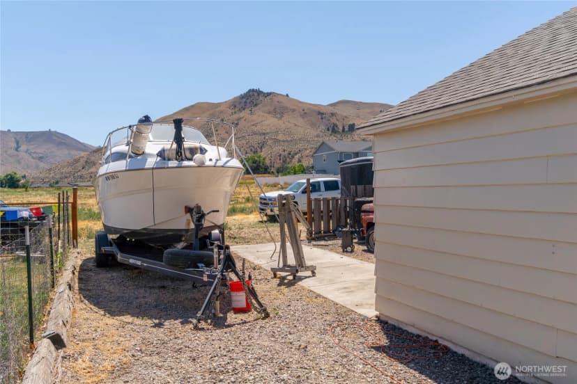 Property photo for 529 Crawford Avenue, Wenatchee photo 34