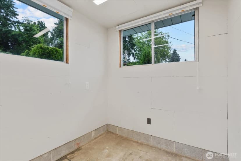 Property photo for 1202 44th Street Se, Everett photo 31