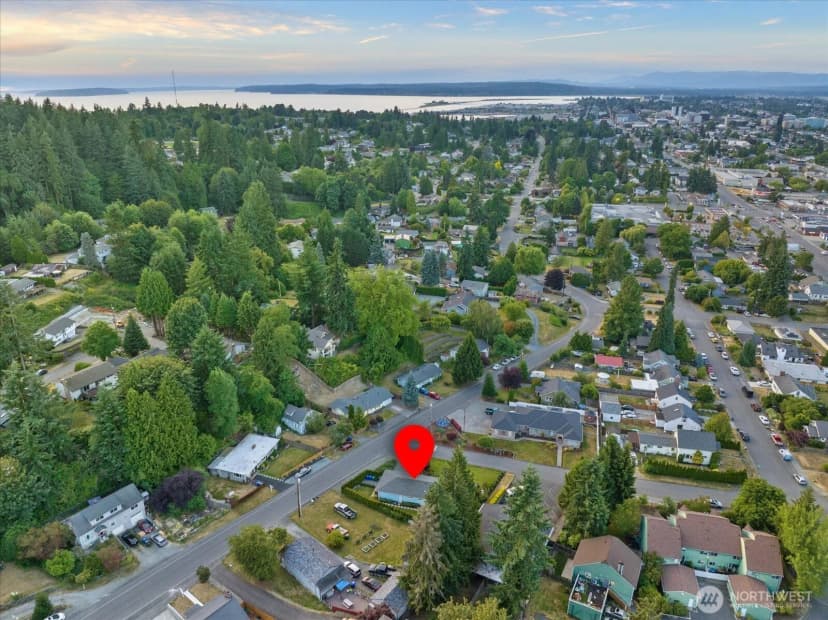 Property photo for 1202 44th Street Se, Everett photo 34