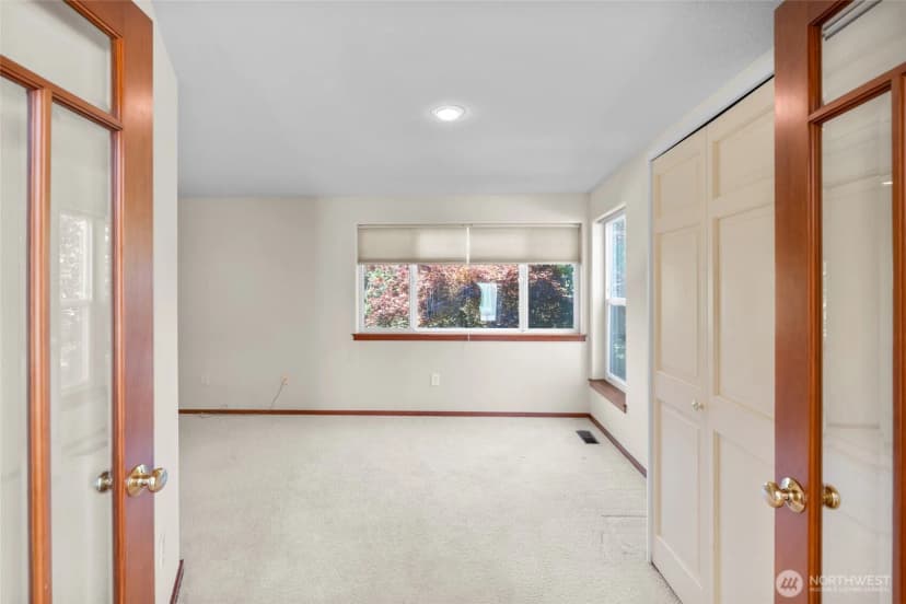 Property photo for 5225 Illahee Lane Ne, Olympia photo 8