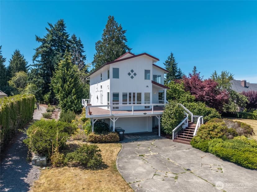 Property photo for 5225 Illahee Lane Ne, Olympia photo 2