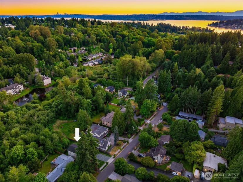 Property photo for 10841 Ne 108th Street, Kirkland photo 38