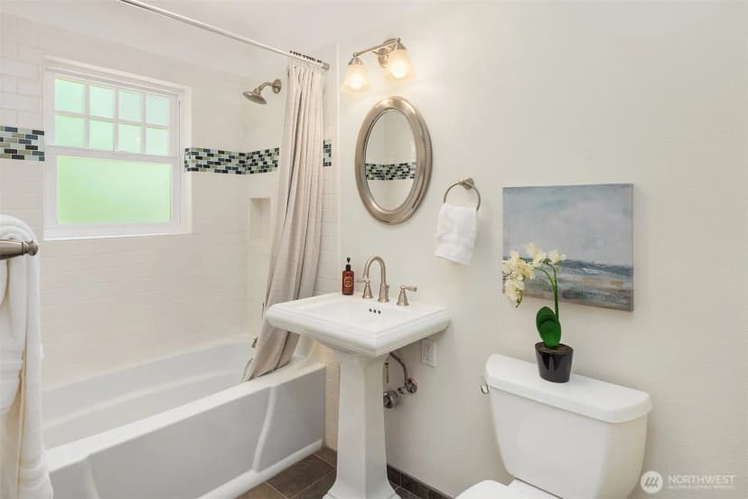 Property photo for 10841 Ne 108th Street, Kirkland photo 25