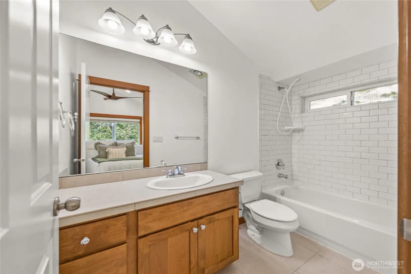 Property photo for 2511 Ne 125th St #a, Seattle photo 22