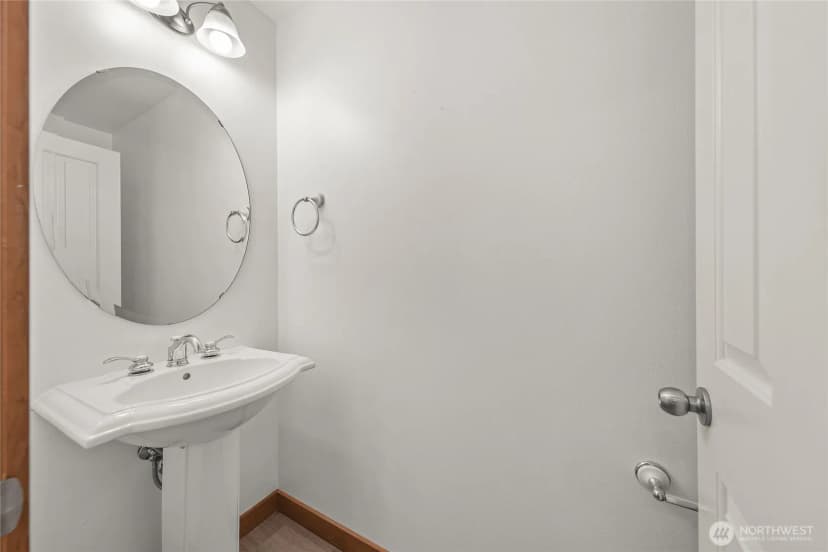 Property photo for 2511 Ne 125th St #a, Seattle photo 26