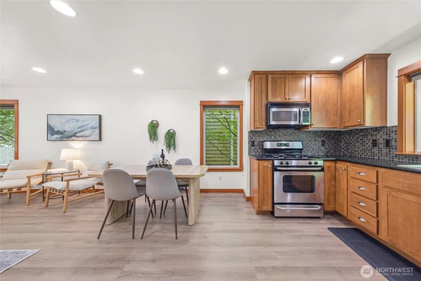 Property photo for 2511 Ne 125th St #a, Seattle photo 13