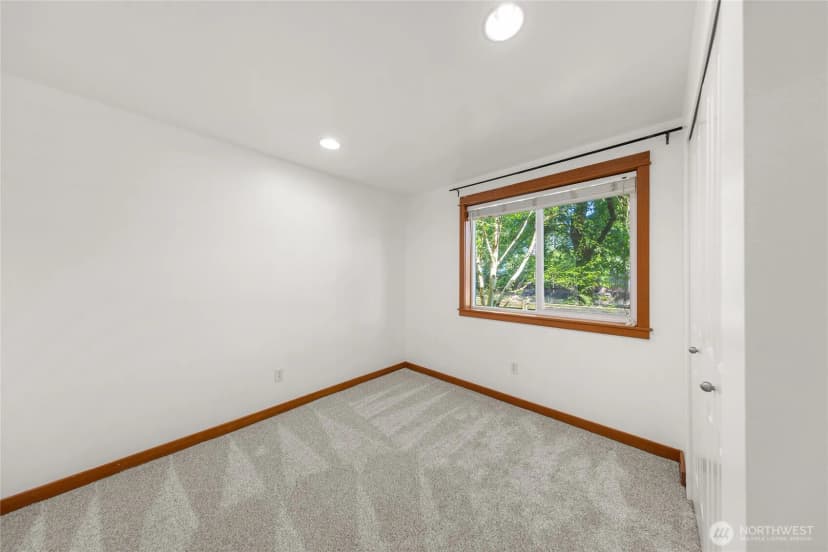 Property photo for 2511 Ne 125th St #a, Seattle photo 21