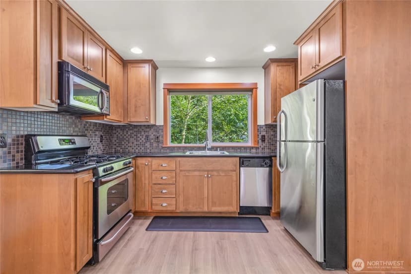 Property photo for 2511 Ne 125th St #a, Seattle photo 12