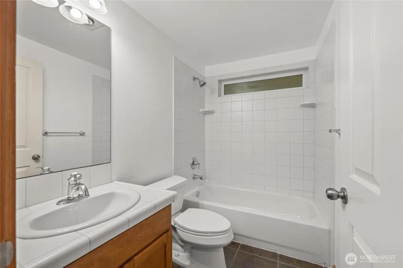Property photo for 2511 Ne 125th St #a, Seattle photo 24