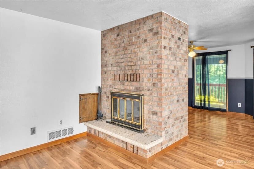Property photo for 7650 Old Pacific Highway N, Castle Rock photo 21