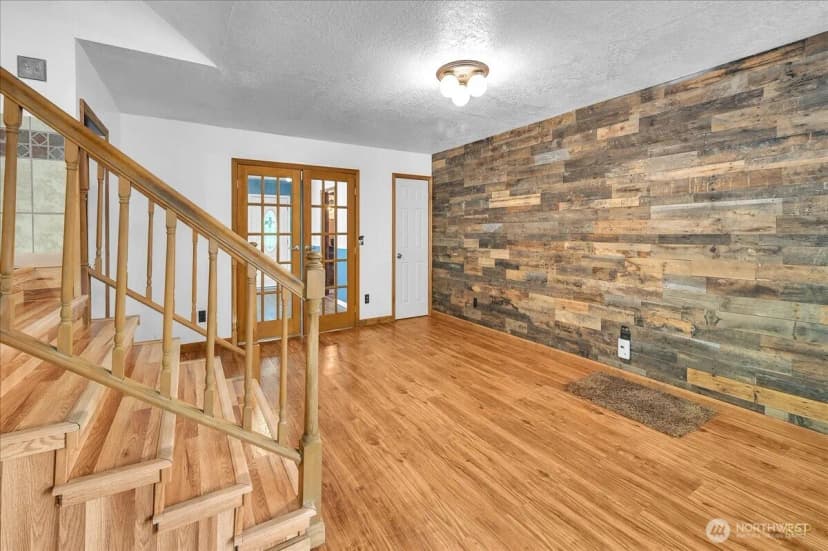 Property photo for 7650 Old Pacific Highway N, Castle Rock photo 7