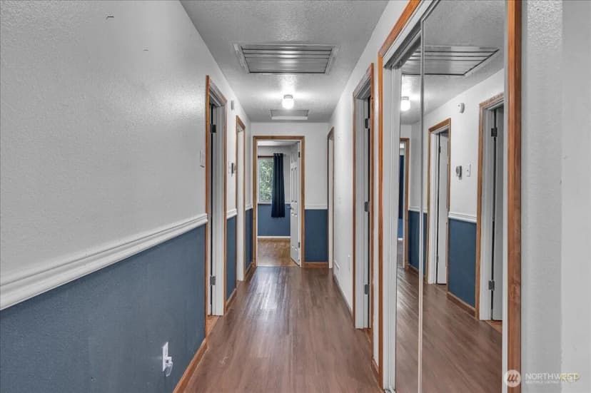 Property photo for 7650 Old Pacific Highway N, Castle Rock photo 33