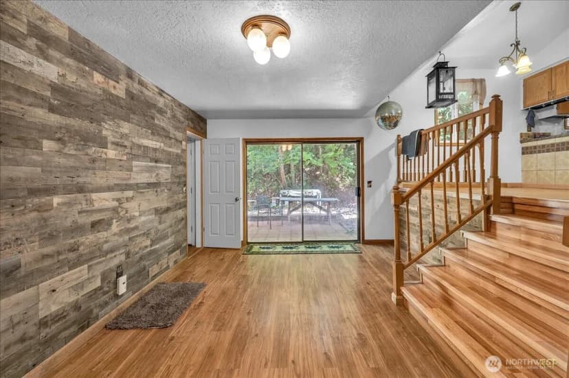 Property photo for 7650 Old Pacific Highway N, Castle Rock photo 6
