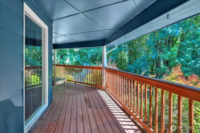 Property photo for 7650 Old Pacific Highway N, Castle Rock photo 2