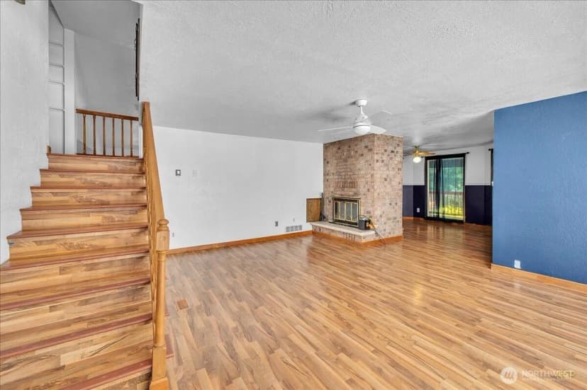 Property photo for 7650 Old Pacific Highway N, Castle Rock photo 19