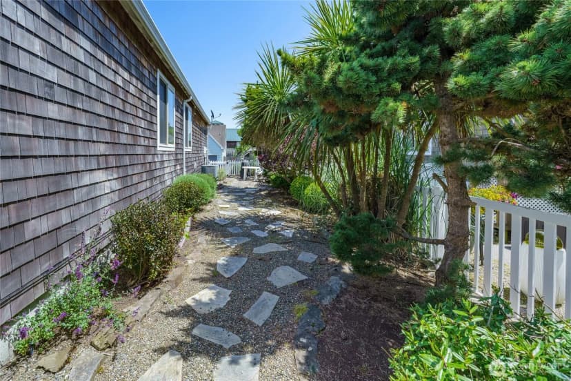 Property photo for 2603 Sea Crest Lane, Long Beach photo 35
