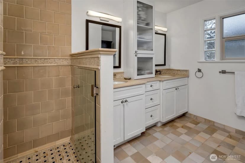 Property photo for 3006 43rd Avenue W, Seattle photo 17
