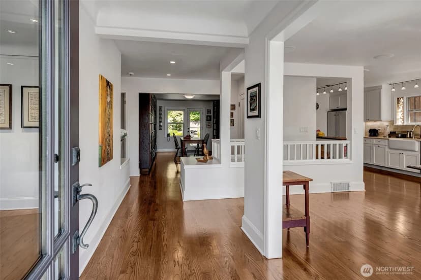 Property photo for 3006 43rd Avenue W, Seattle photo 6