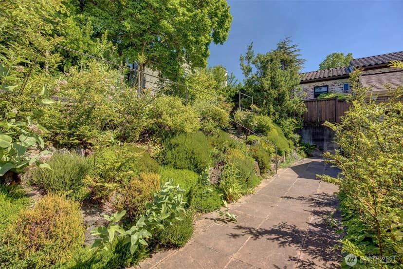 Property photo for 3006 43rd Avenue W, Seattle photo 28