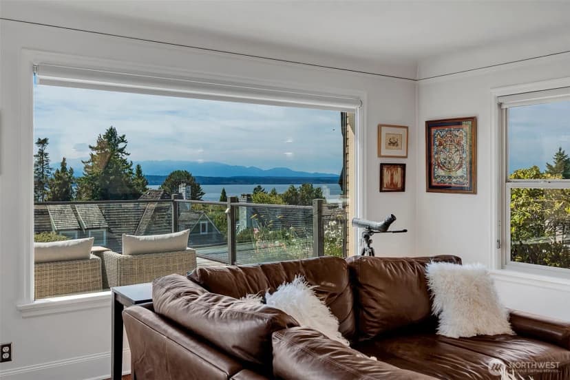 Property photo for 3006 43rd Avenue W, Seattle photo 7