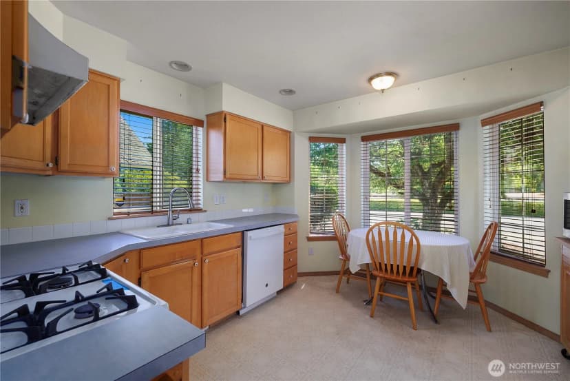 Property photo for 2722 29th Avenue Sw, Tumwater photo 9