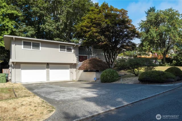 Property photo for 1322 W Mount Dr, Fircrest photo 3