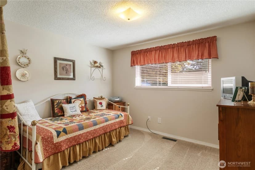 Property photo for 1322 W Mount Dr, Fircrest photo 18