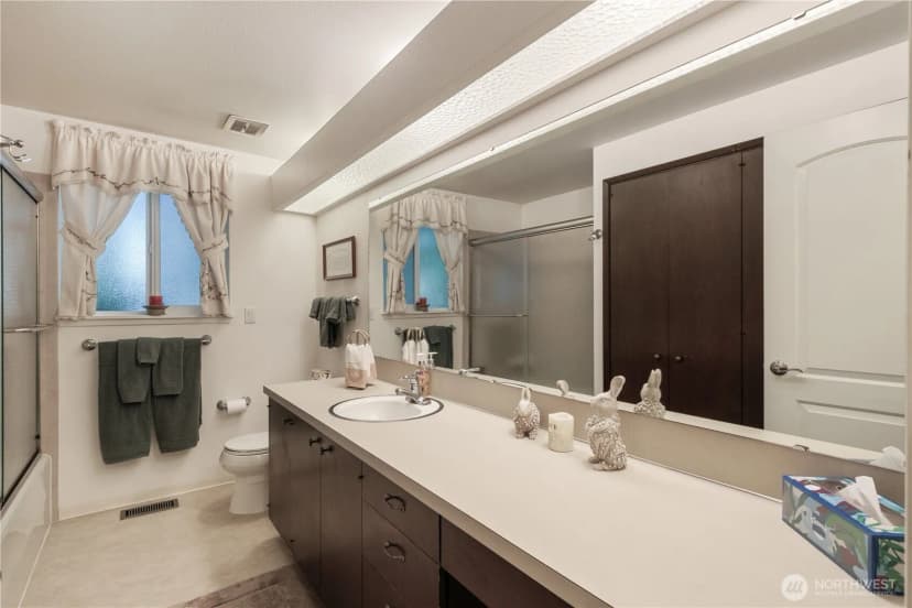 Property photo for 1322 W Mount Dr, Fircrest photo 17